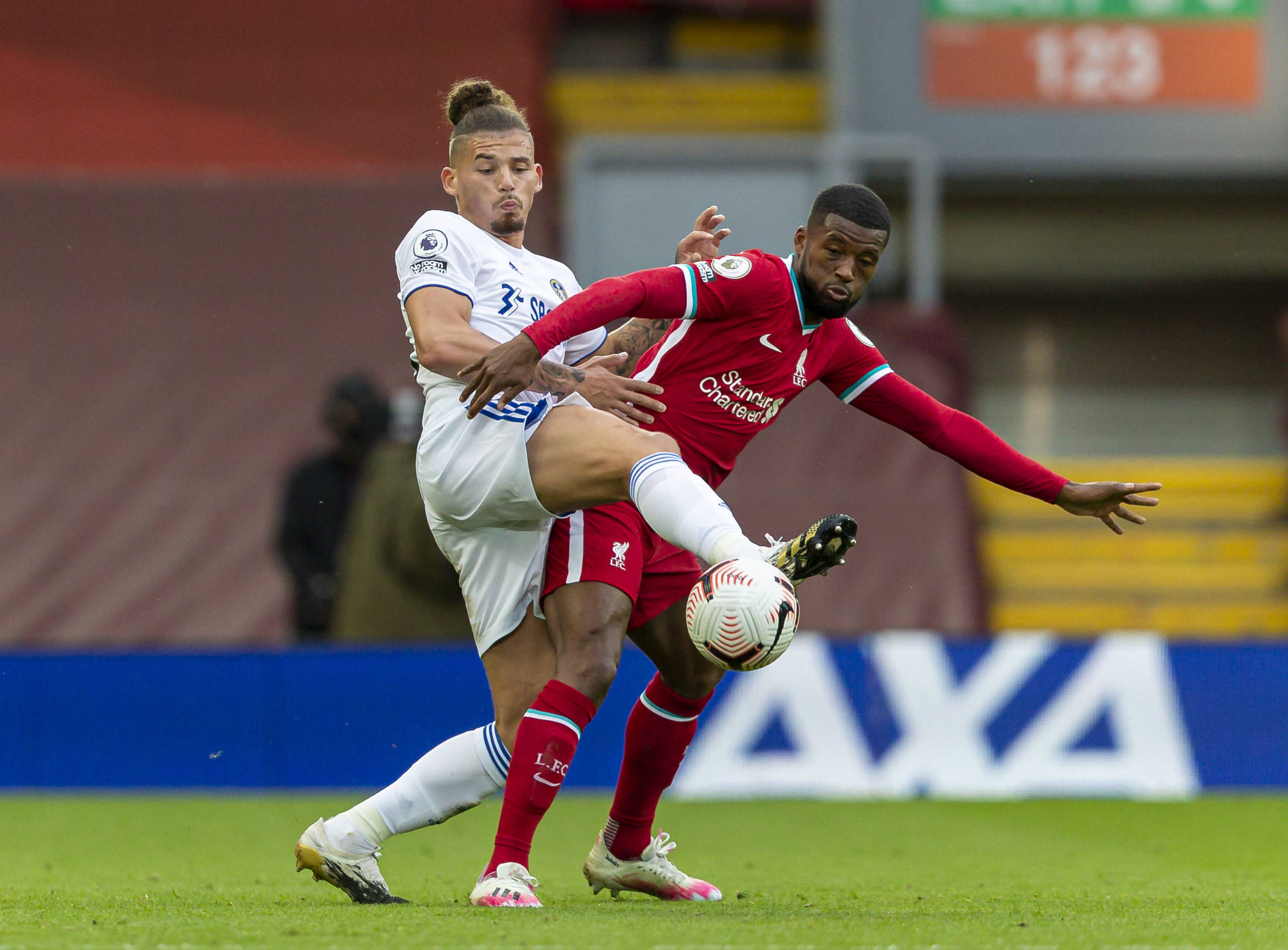 足球场上有 足球场上有